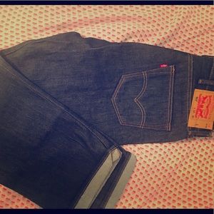 NWOT men’s Levi’s 501 size 38/30. Nice jeans